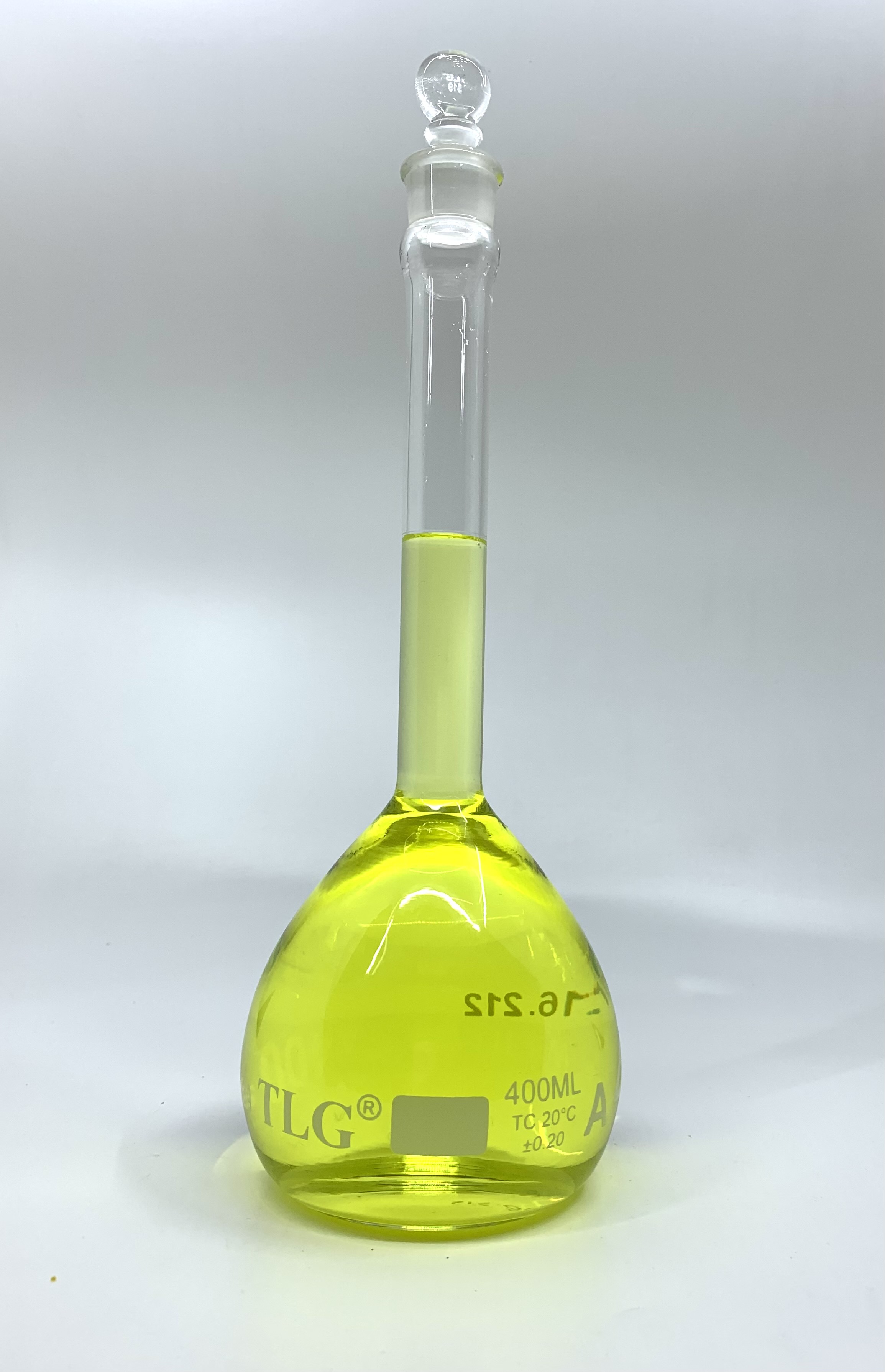 Volumetric Flask, 400mL, Heavy Duty, Wide Mouth, Clear, Glass Stopper# 19, Class A, As Per USP Standards