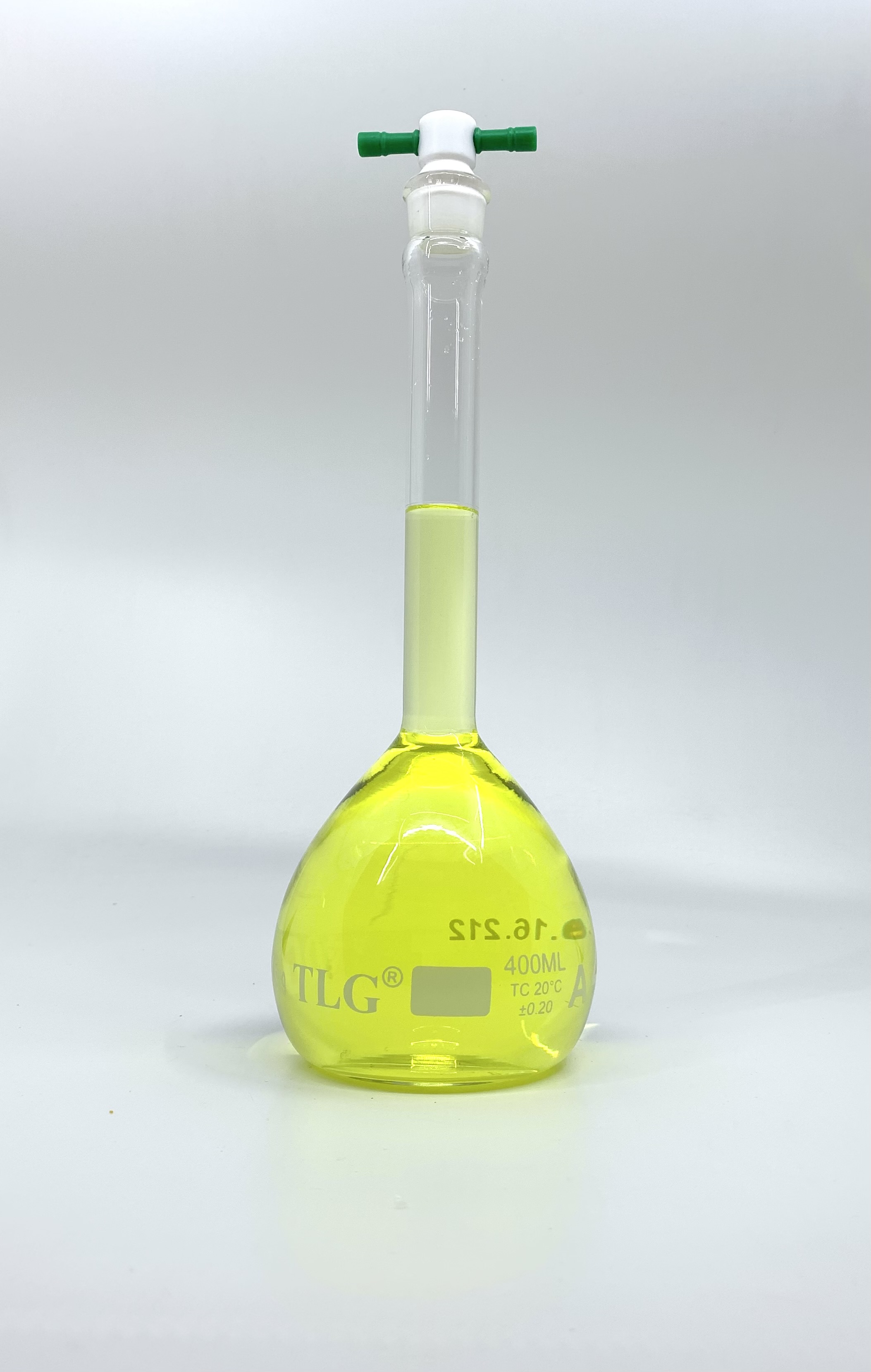 Buy Online – Volumetric Flask, 400mL, Heavy Duty, Wide Mouth, PTFE ...