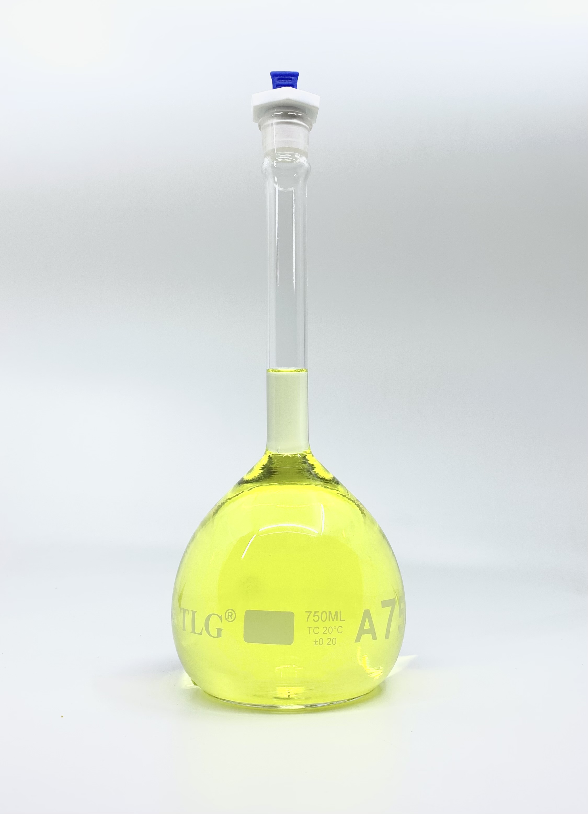 Buy Online Volumetric Flask 750ml Serialized And Certified Heavy Duty Wide Mouth Pe 9903