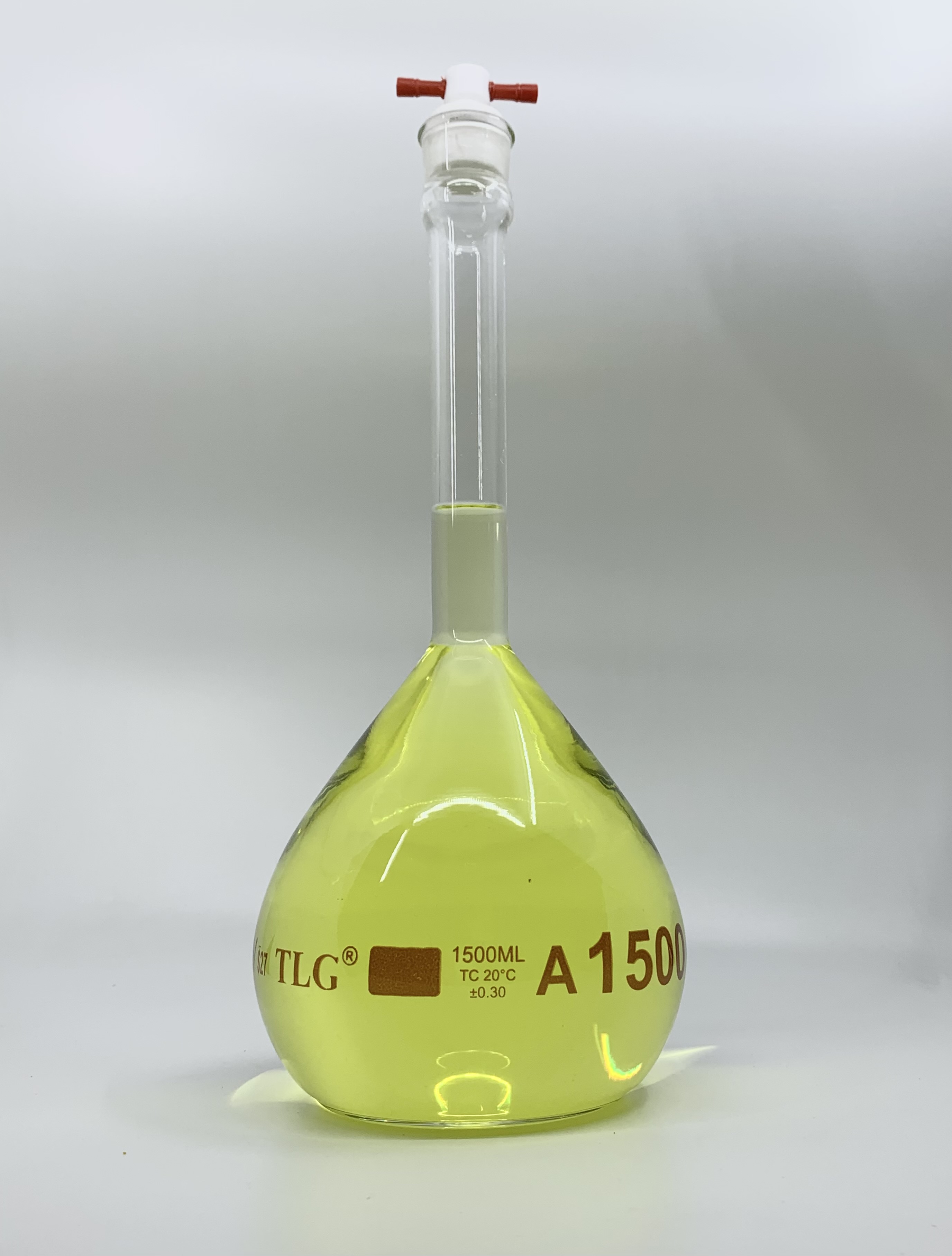 Volumetric Flask, 1500mL, Serialized and Certified, Heavy Duty, Wide Mouth, Clear, PTFE Stopper# 27, Class A, As Per USP Standards