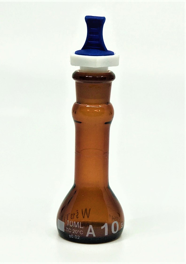 Volumetric Flask, Low Actinic Amber, 15mL, Wide Mouth, PE Stopper#13, Class A, As Per USP Standards